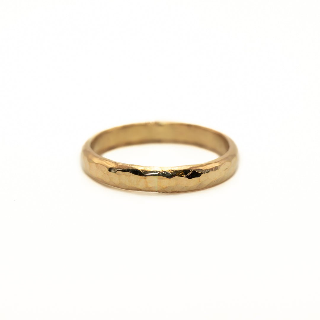 HAMMERED WEDDING BAND