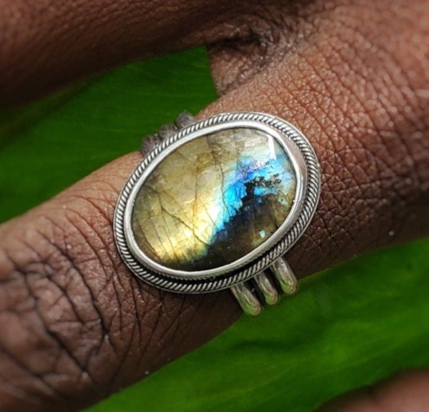 Colorful Labradorite - Size 9.5