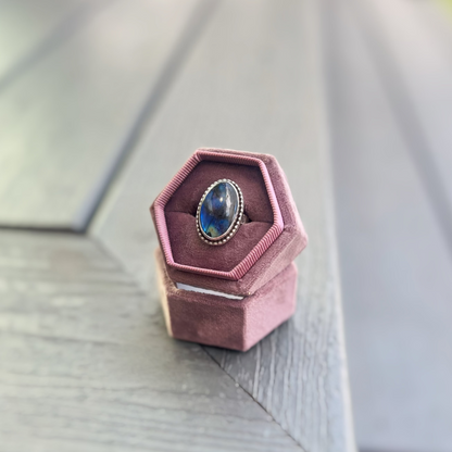 Labradorite - Size 7.5