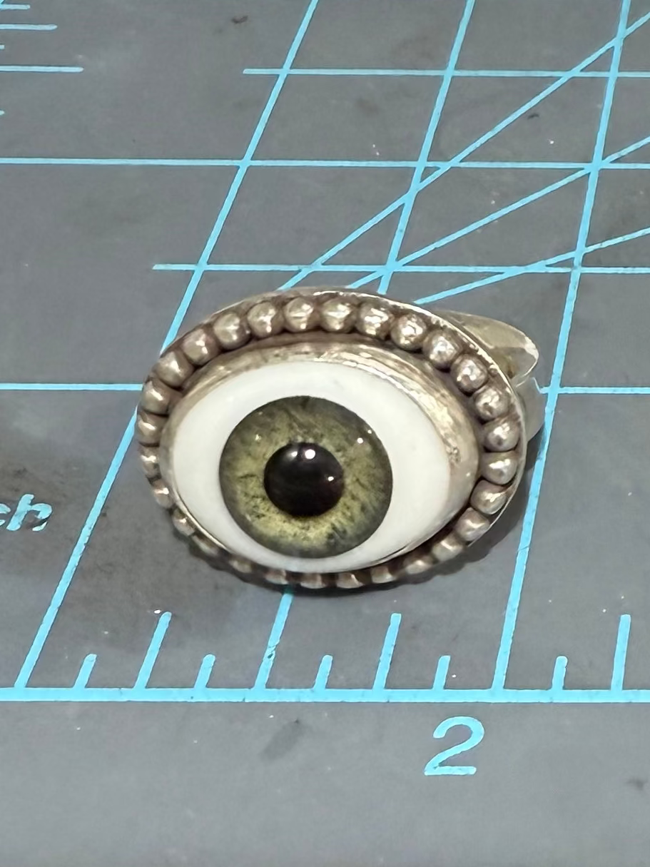 Green Doll Eye Ring Size 7.5 for Jean 💚