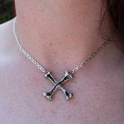 CROSSBONE IN SILVER