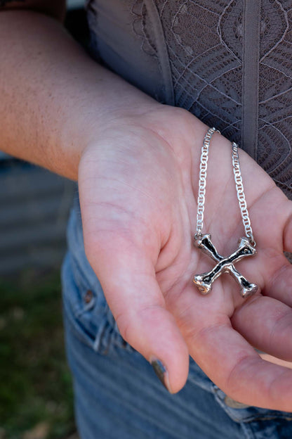 CROSSBONE IN SILVER